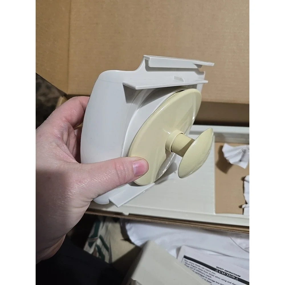 Pampered Chef 1087 Mandoline Food Slicer - Beige Used In Box